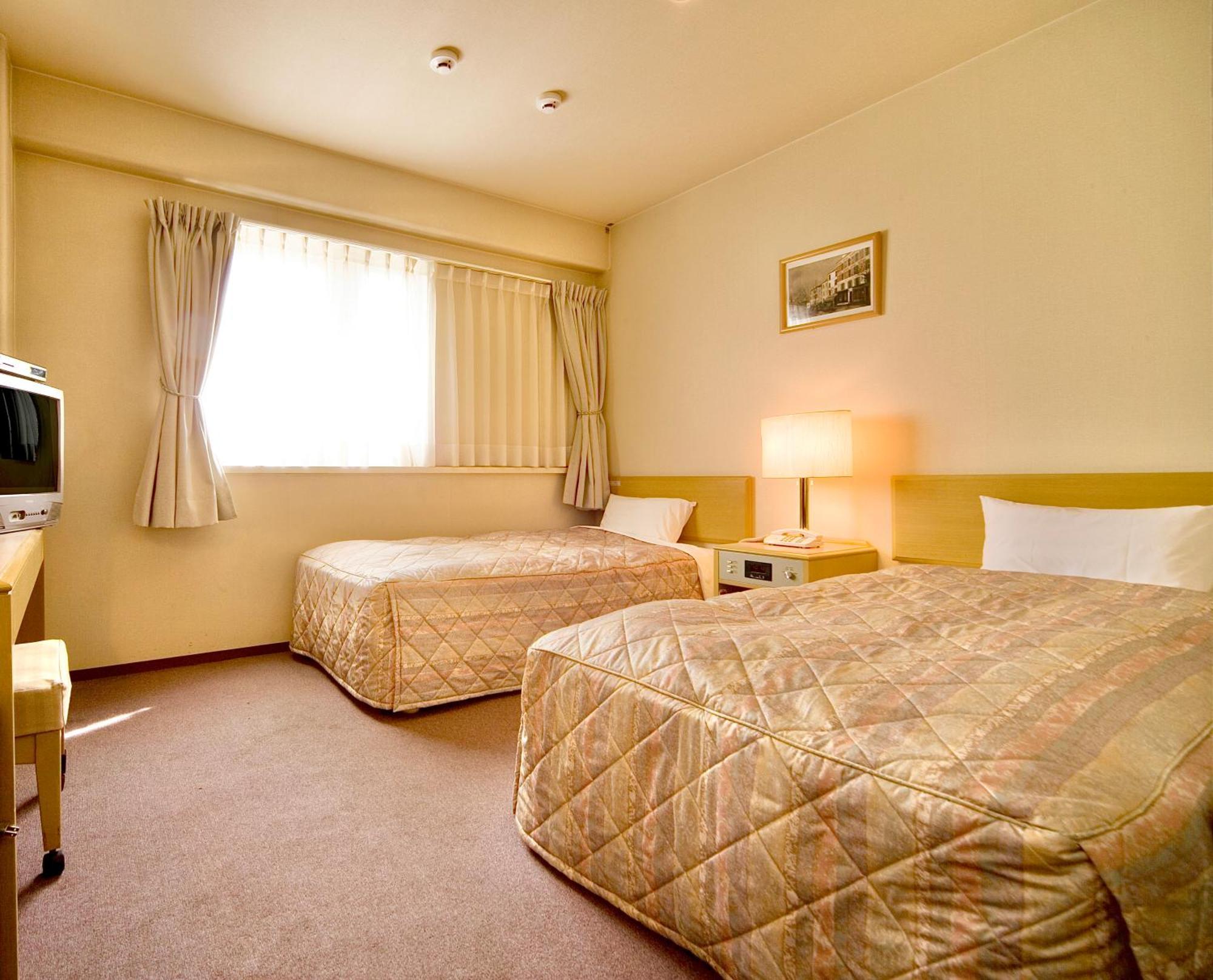 Kurashiki Ekimae Universal Hotel Εξωτερικό φωτογραφία